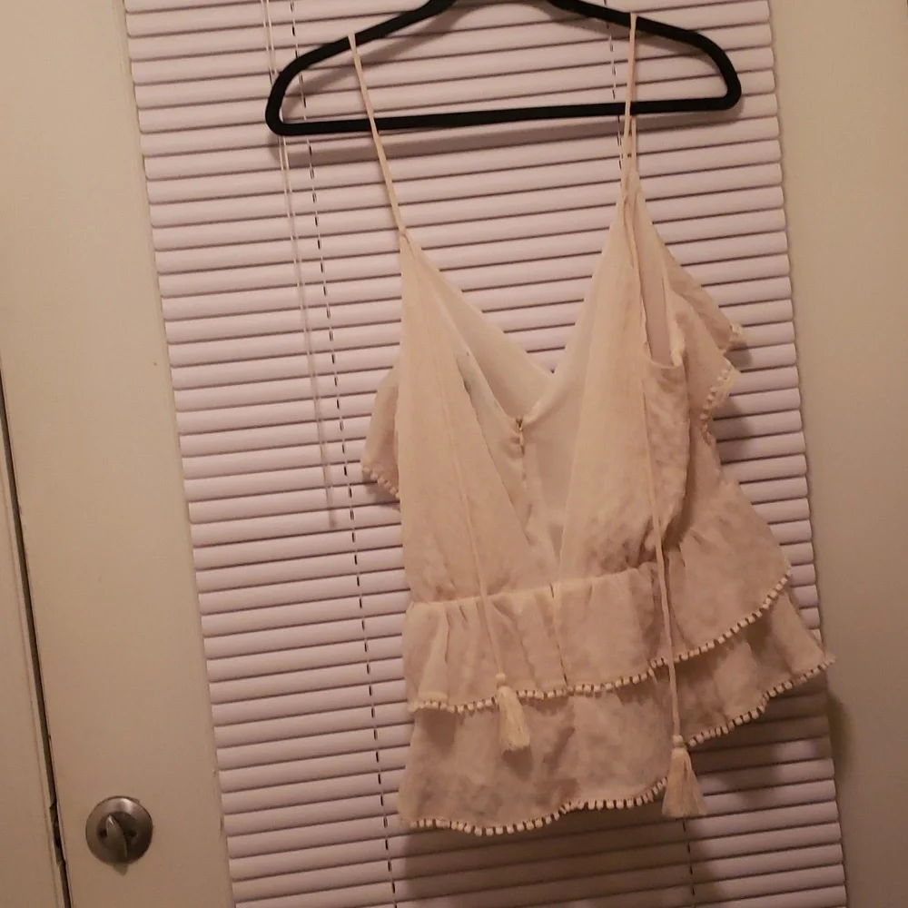 M Fab'rik Ruffle Hem V-Neck Crop Top in Fresh White Summer - Picture 5 of 5
